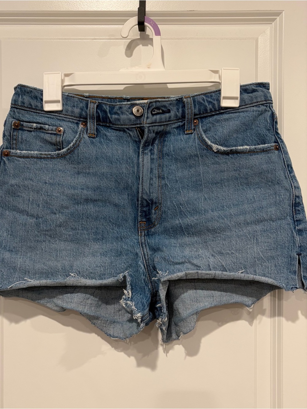 Abercrombie & Fitch The High Rise Mom Short